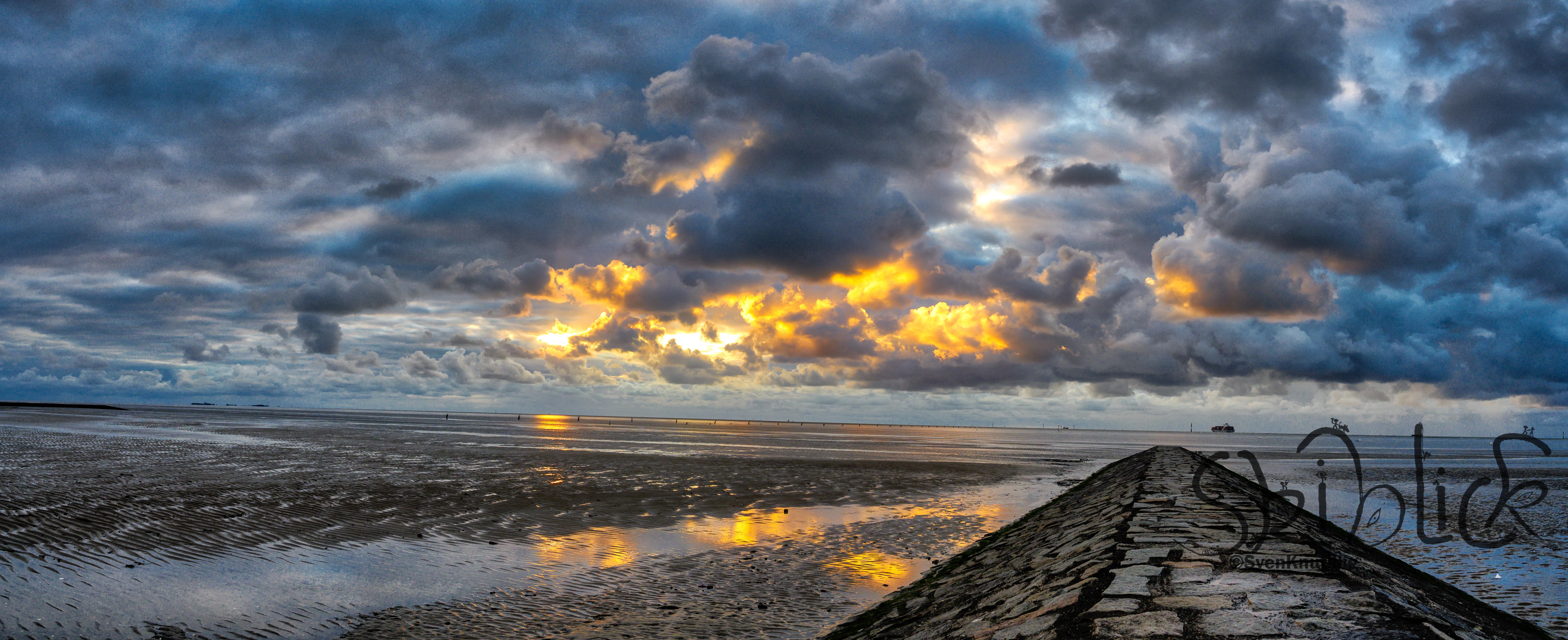 GZ6 5631 Pano AuroraHDR2018 edit